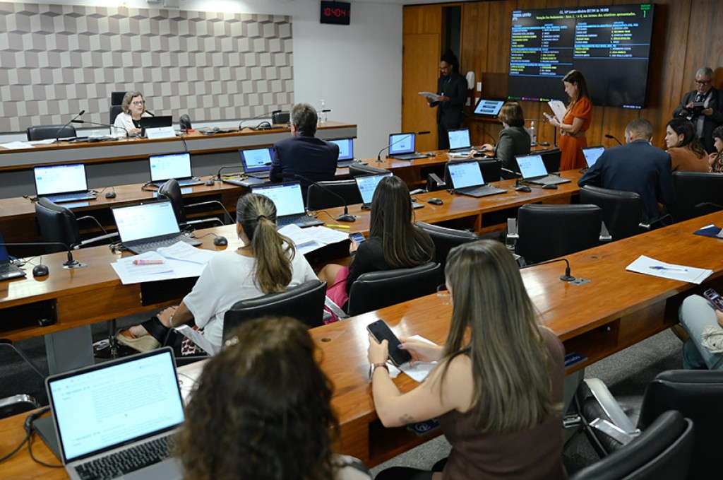 Regras para casos de regime escolar domiciliar seguem para a Câmara