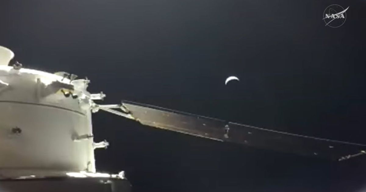 Artemis II queima propulsores para corrigir rota para a Terra