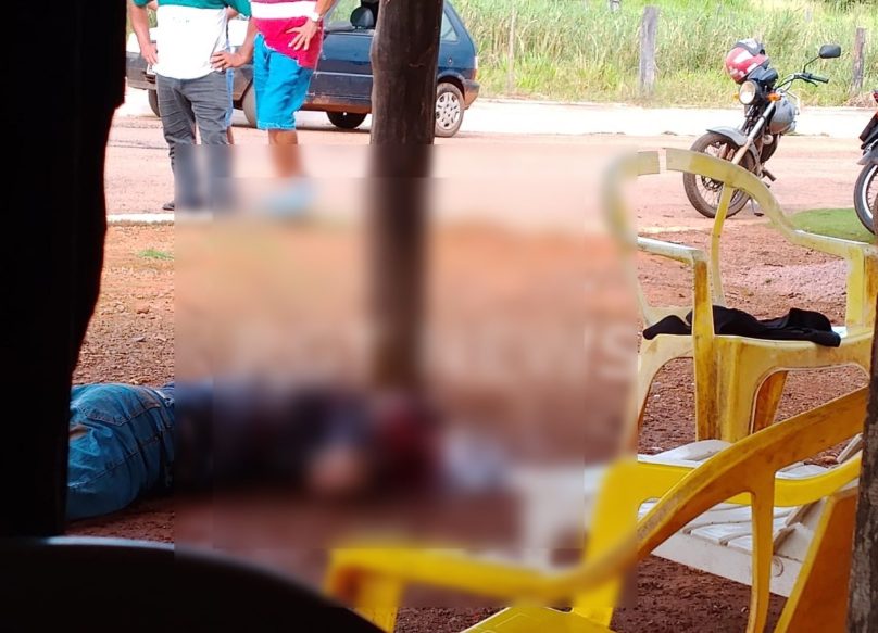 EXECUÇÃO SUMÁRIA | Homem chega de moto, manda vítima deitar e dispara várias vezes em MT; imagens fortes