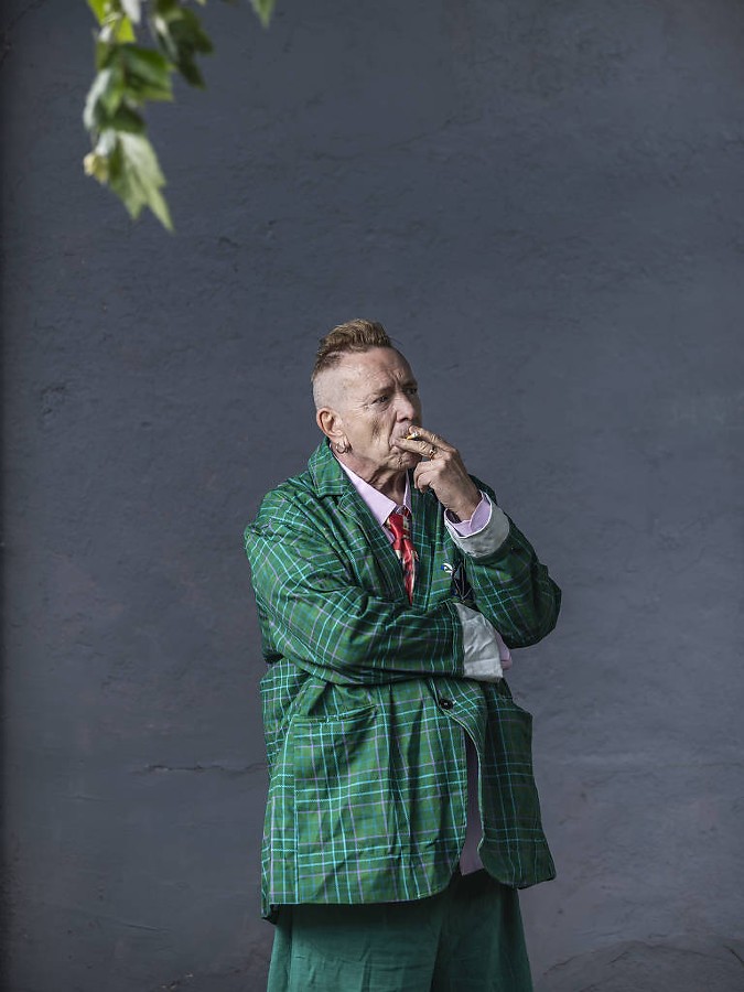 John Lydon, ex-vocalista do Sex Pistols, traz sua banda PiL para show no Brasil