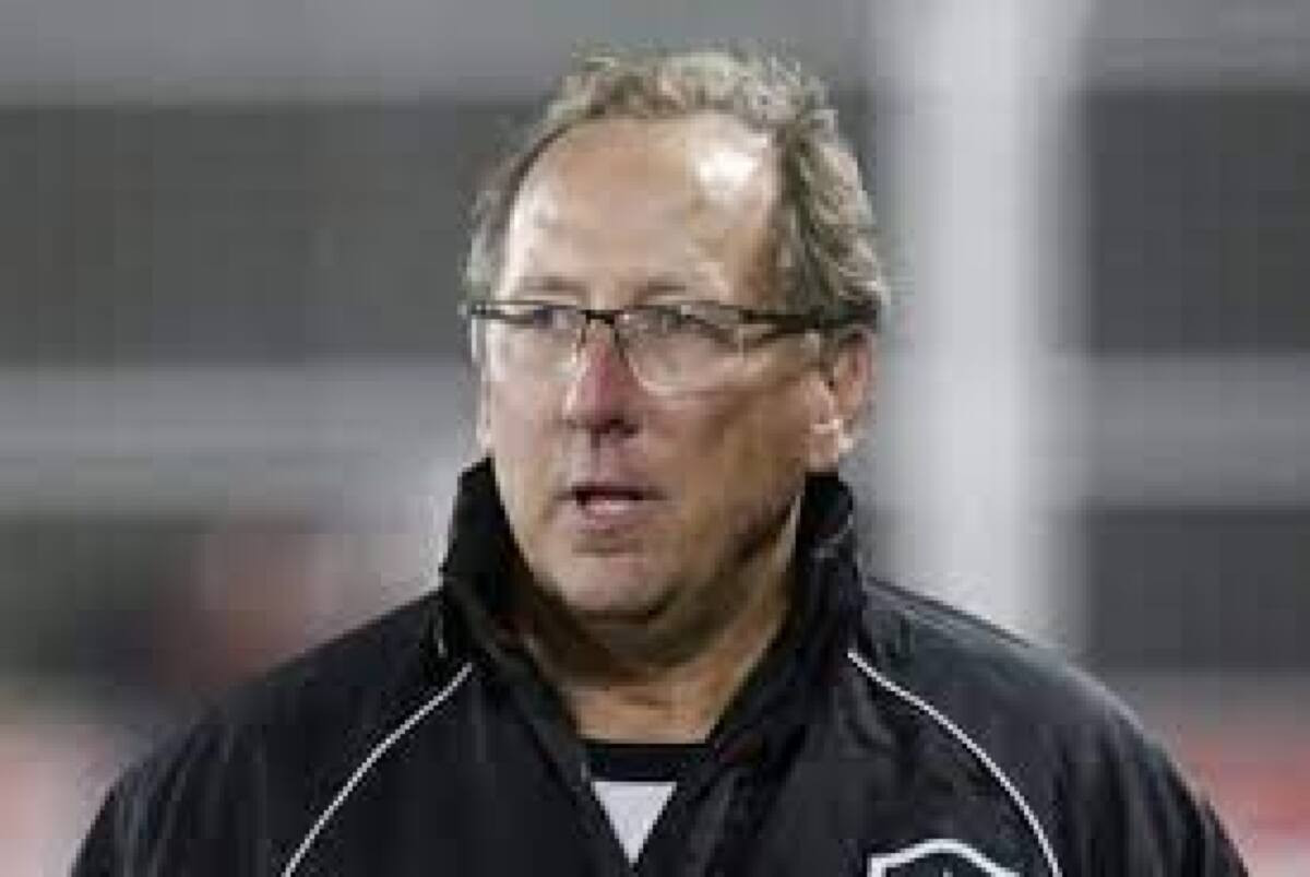 Textor faz proposta de aporte de R$ 128,5 milhões para selar a paz no Botafogo