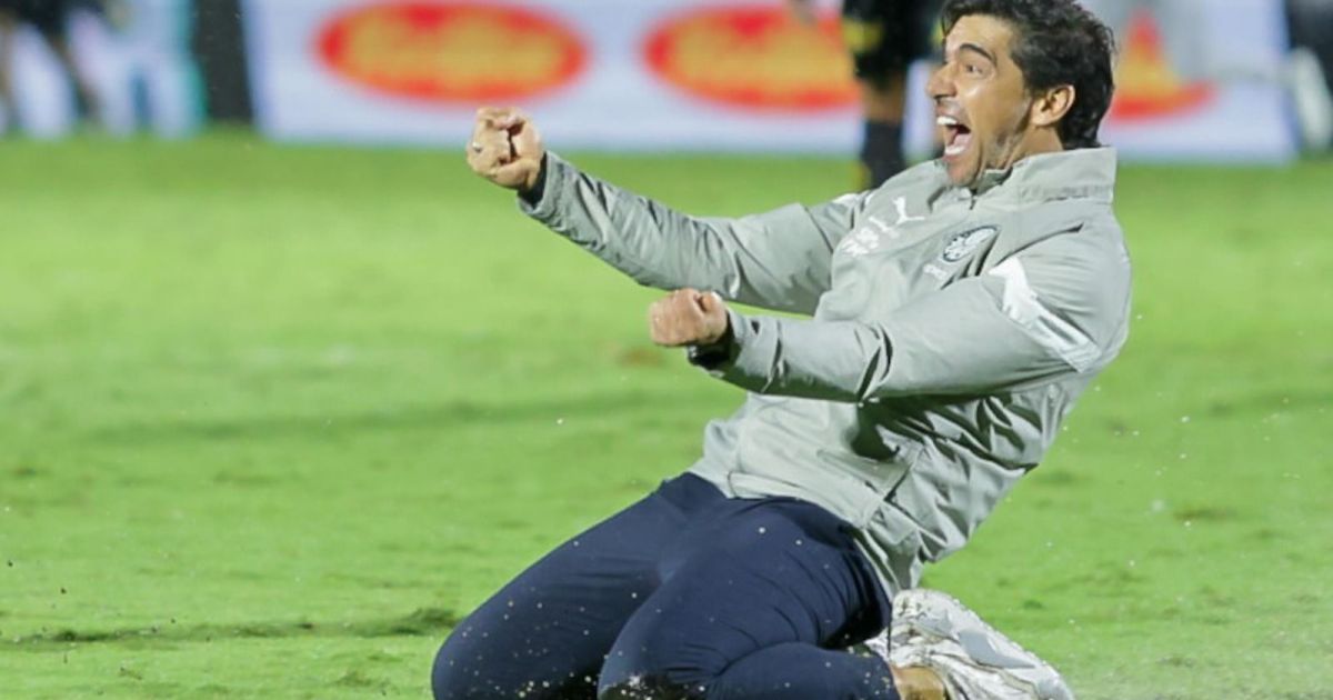 Chama o VAR? Abel Ferreira marca gol polêmico no treino do Palmeiras