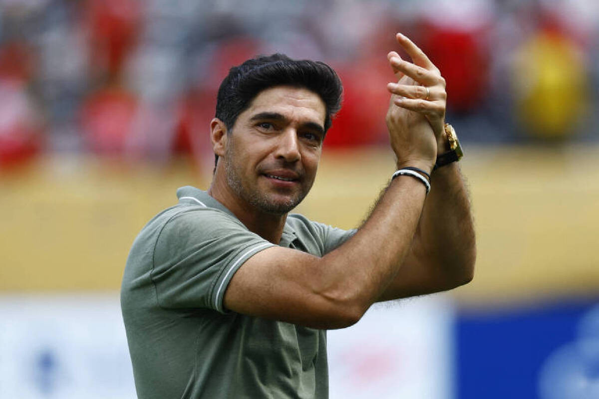 Abel Ferreira é suspenso por oito jogos no STJD e pode desfalcar Palmeiras contra o Corinthians