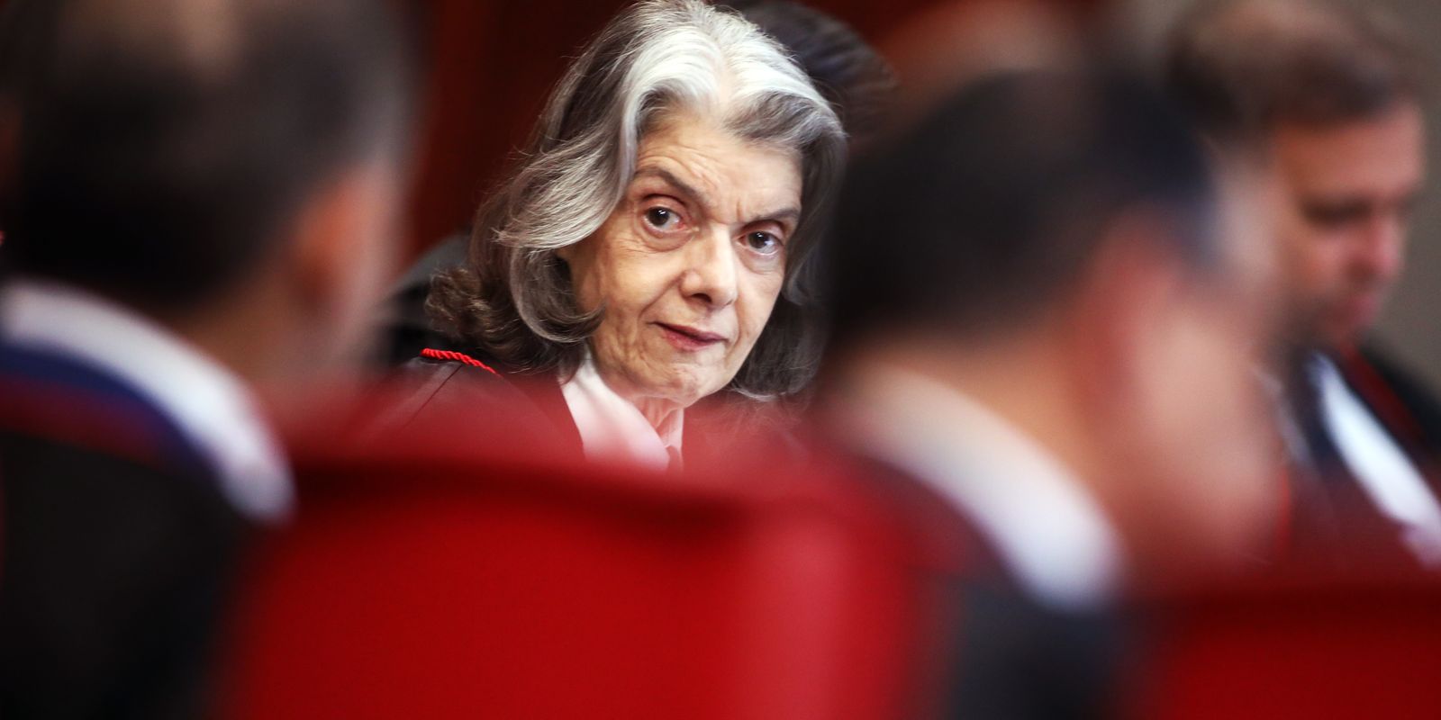 Cármen Lúcia antecipa eleição para sucessão no TSE