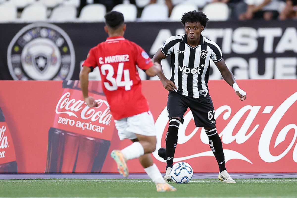 Na estreia de Franclim Carvalho, Botafogo tem empate frustrante com Caracas pela Sul-Americana