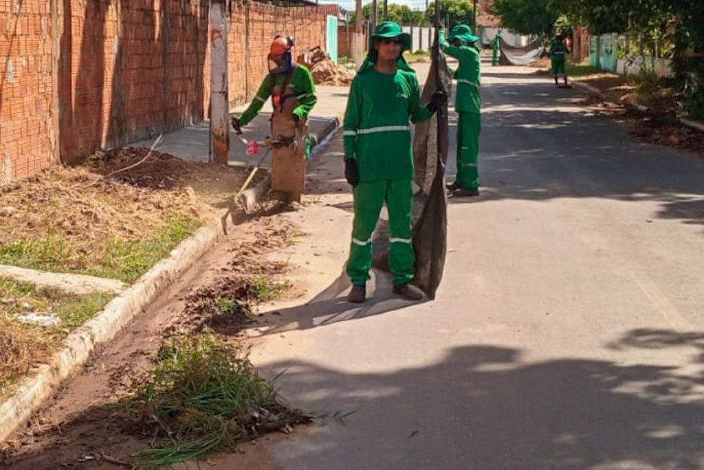 Prefeitura de Várzea Grande remove bolsões de lixo e leva serviços a diversos bairros