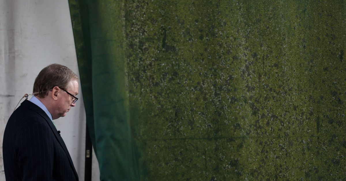 Hasset, da Casa Branca, prevê corte de juros pelo Fed com abertura de Ormuz