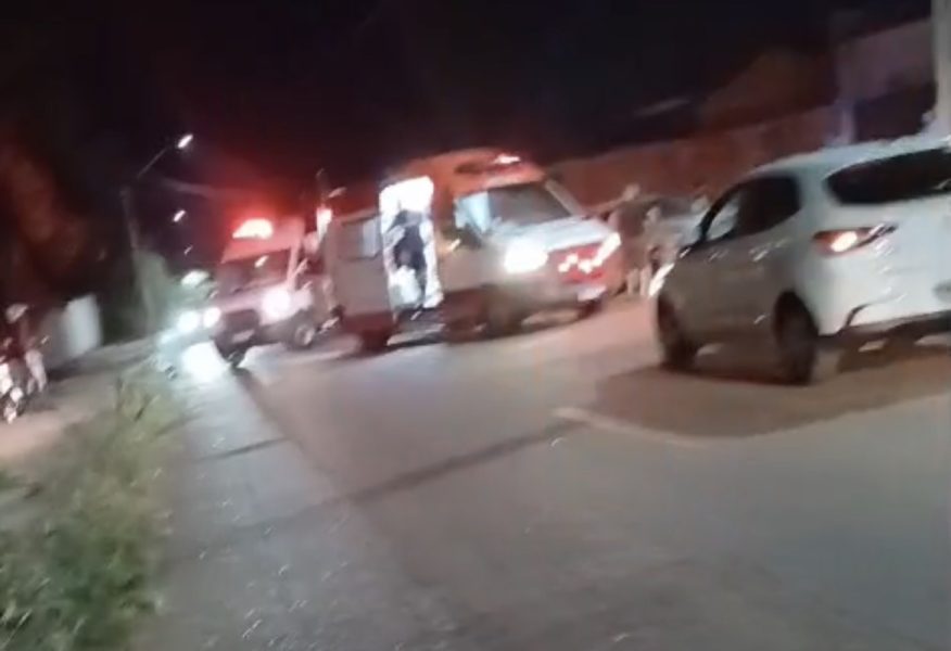 Filha morre e mãe fica em estado grave após acidente entre biz e carro em Rondonópolis; vídeo