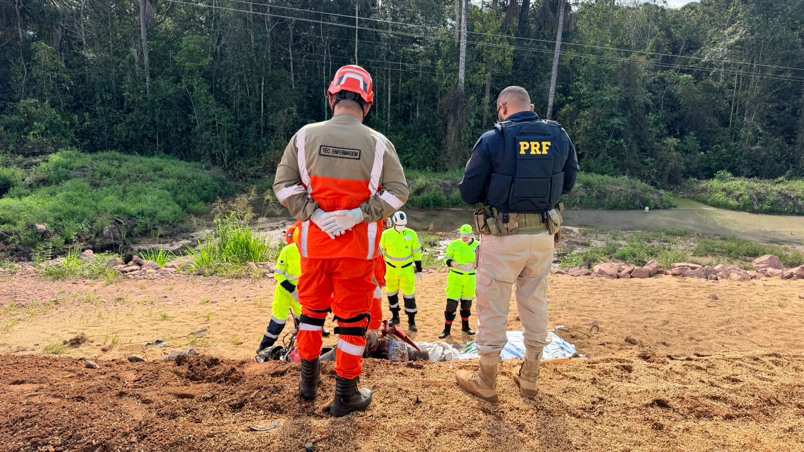 Casal em motocicleta morre após ser atingido por carreta na BR-163 em Sinop