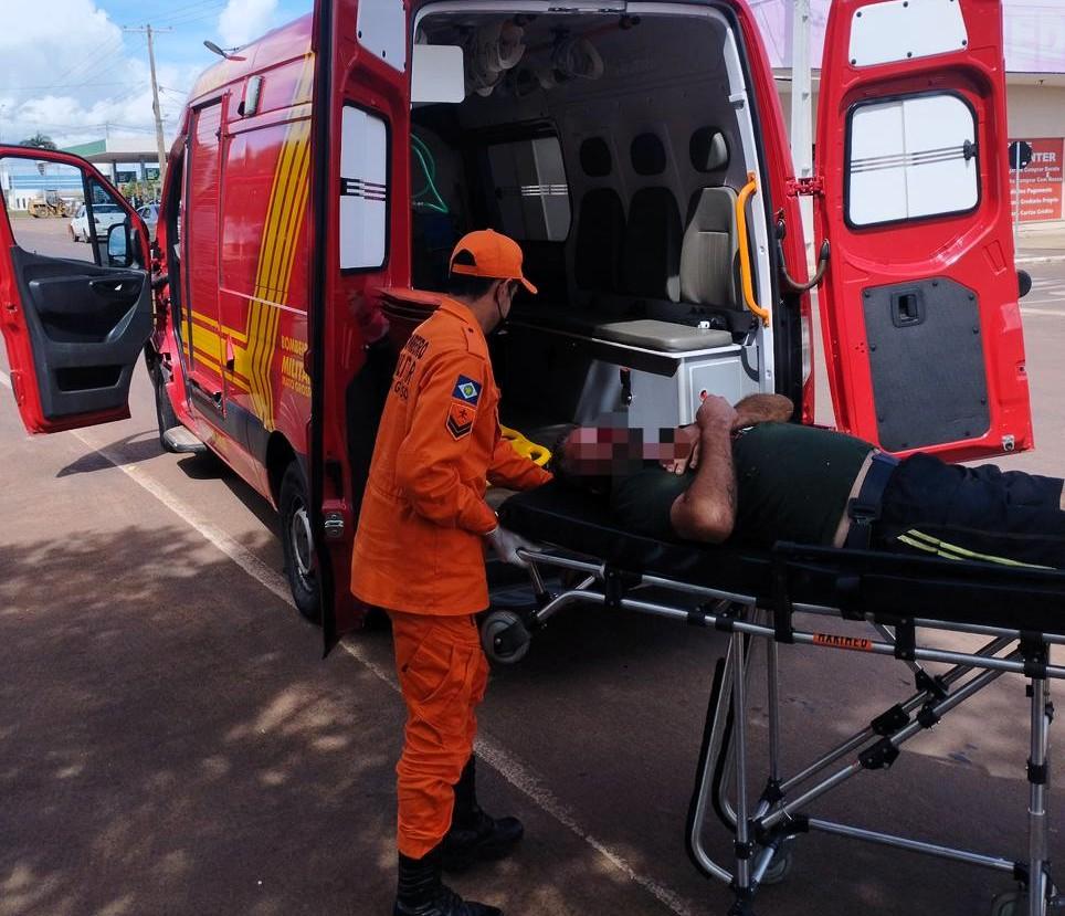 Homem tem crise convulsiva enquanto caminhava na rua