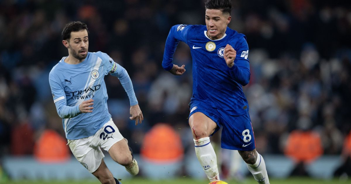 Manchester City visita Chelsea sob tensão e de olho no título inglês