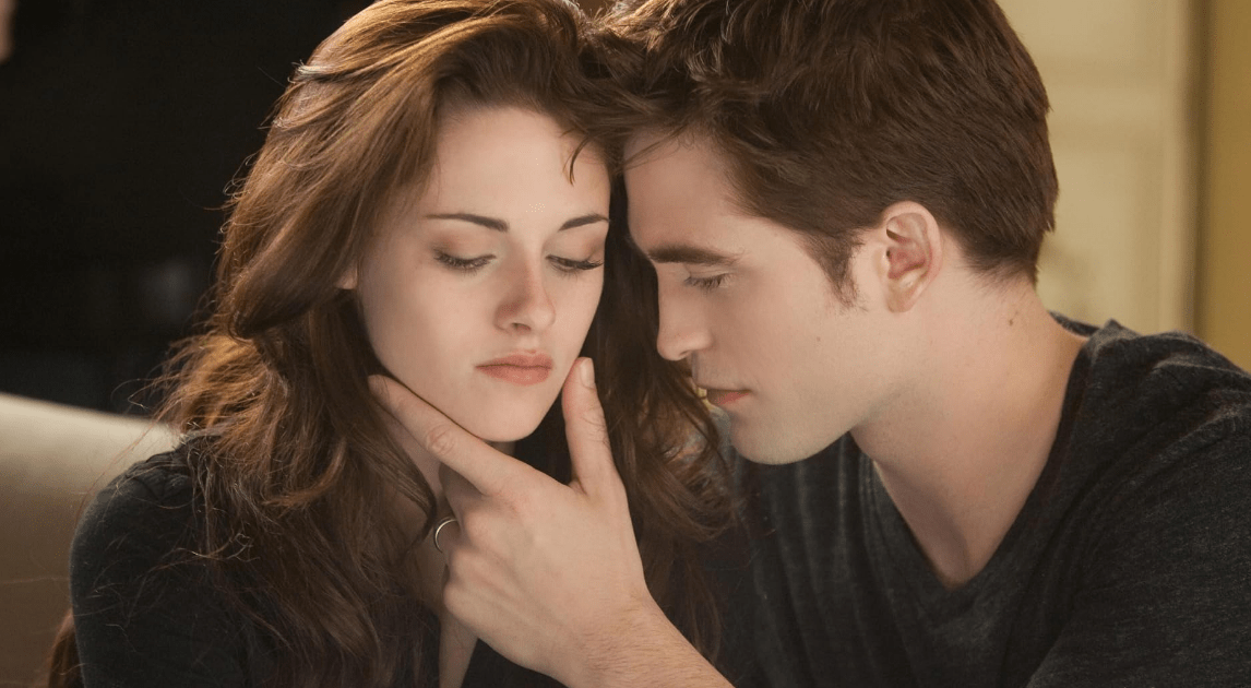 Robert Pattinson revela desconforto em cena de Crepúsculo: “Muito estranho”