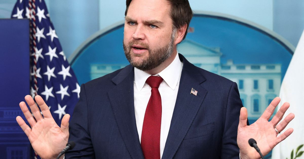 JD Vance diz que EUA não chegaram a acordo com Irã sobre guerra