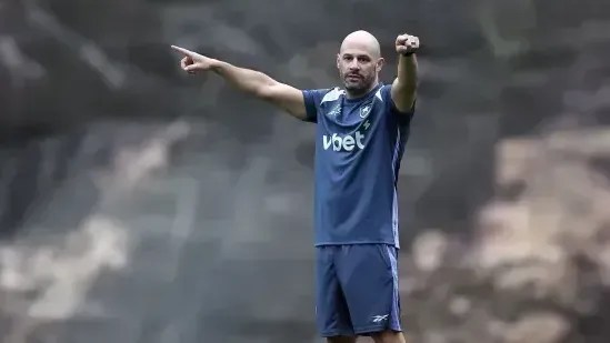 Botafogo tenta manter sequência positiva no Brasileirão contra Coritiba