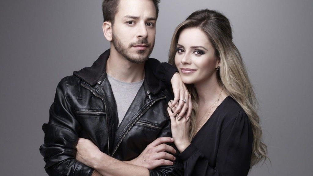 Sandy celebra aniversário de Junior Lima com declaração emocionante na web