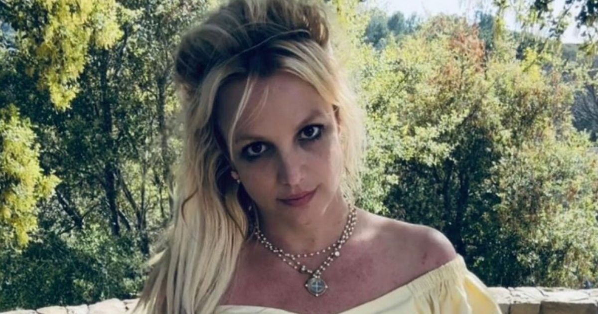 Britney Spears se interna voluntariamente em clínica de reabilitação