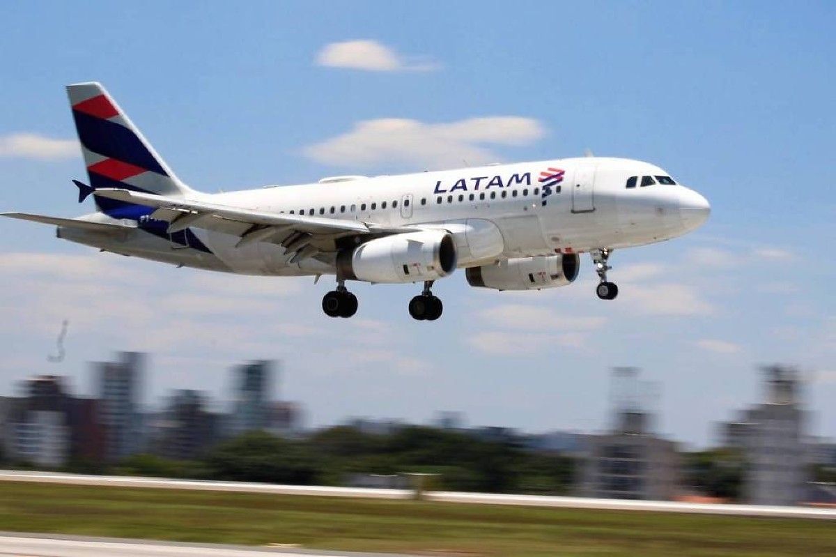 Latam terá de indenizar passageira que teve mala extraviada em voo de São Paulo a Cuiabá