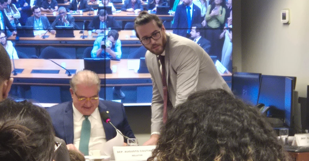 Com Lula contra, relator pede adiamento de análise de regulamentação de apps