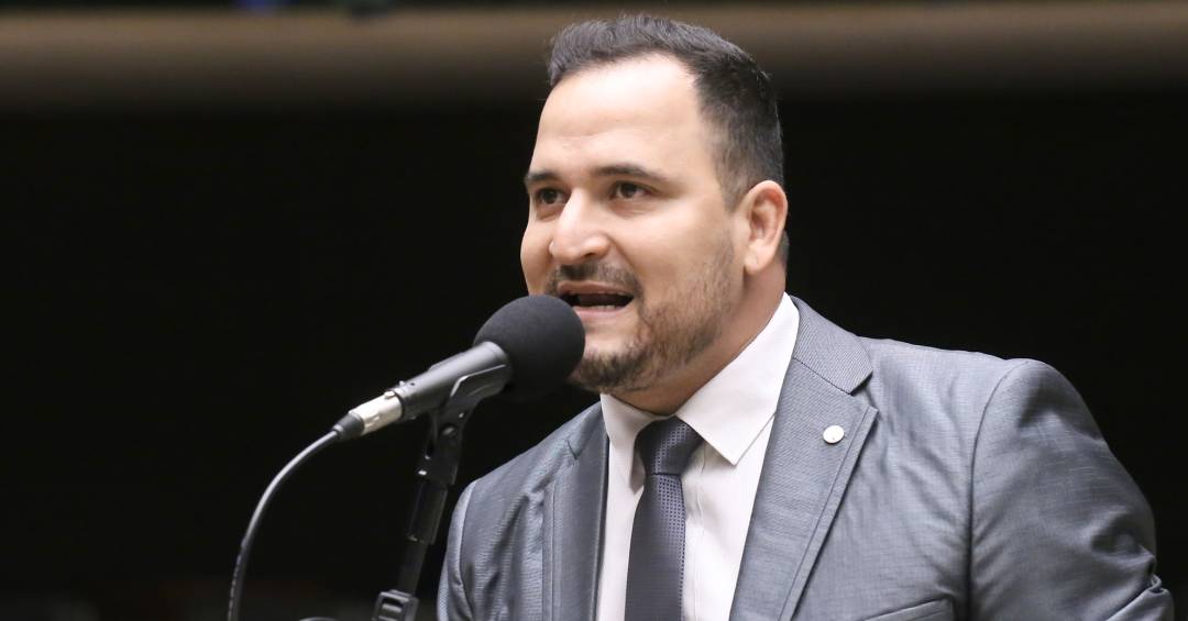 Deputado federal é condenado por fake news durante campanha eleitoral