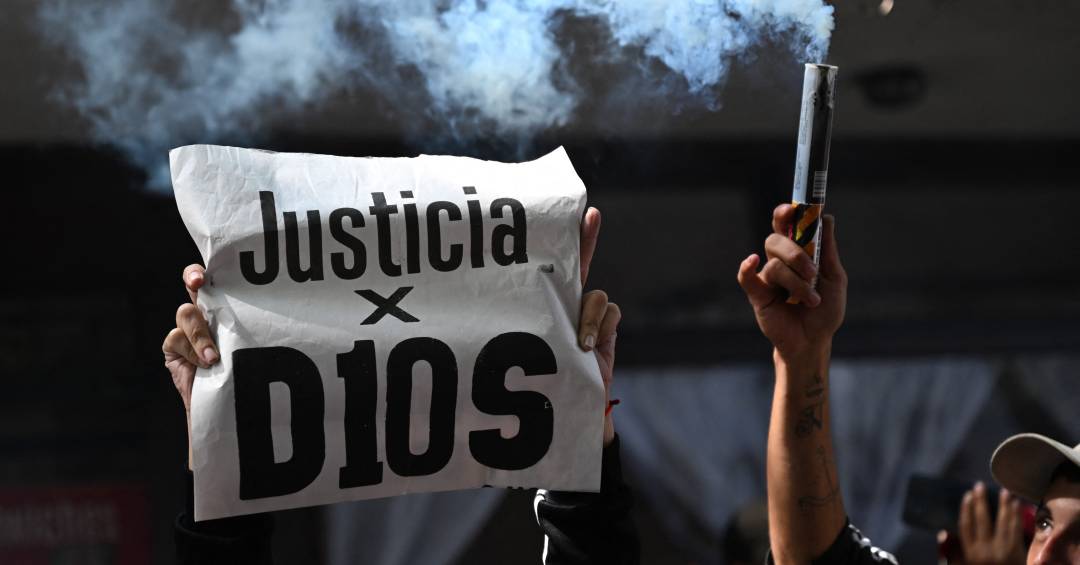 Começa julgamento sobre responsabilidade de equipe médica na morte de Maradona