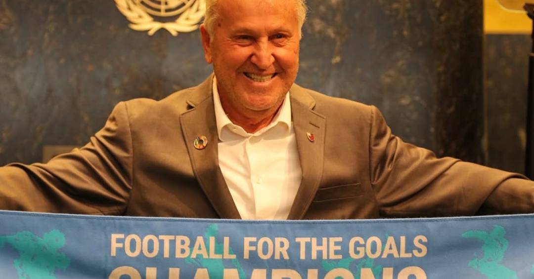 O compromisso firmado por Zico com o Flamengo na ONU