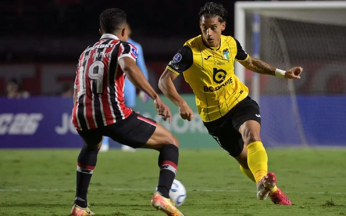 São Paulo ouve vaias, mas vence O'Higgins com golaços e mantém 100% na Sul-Americana