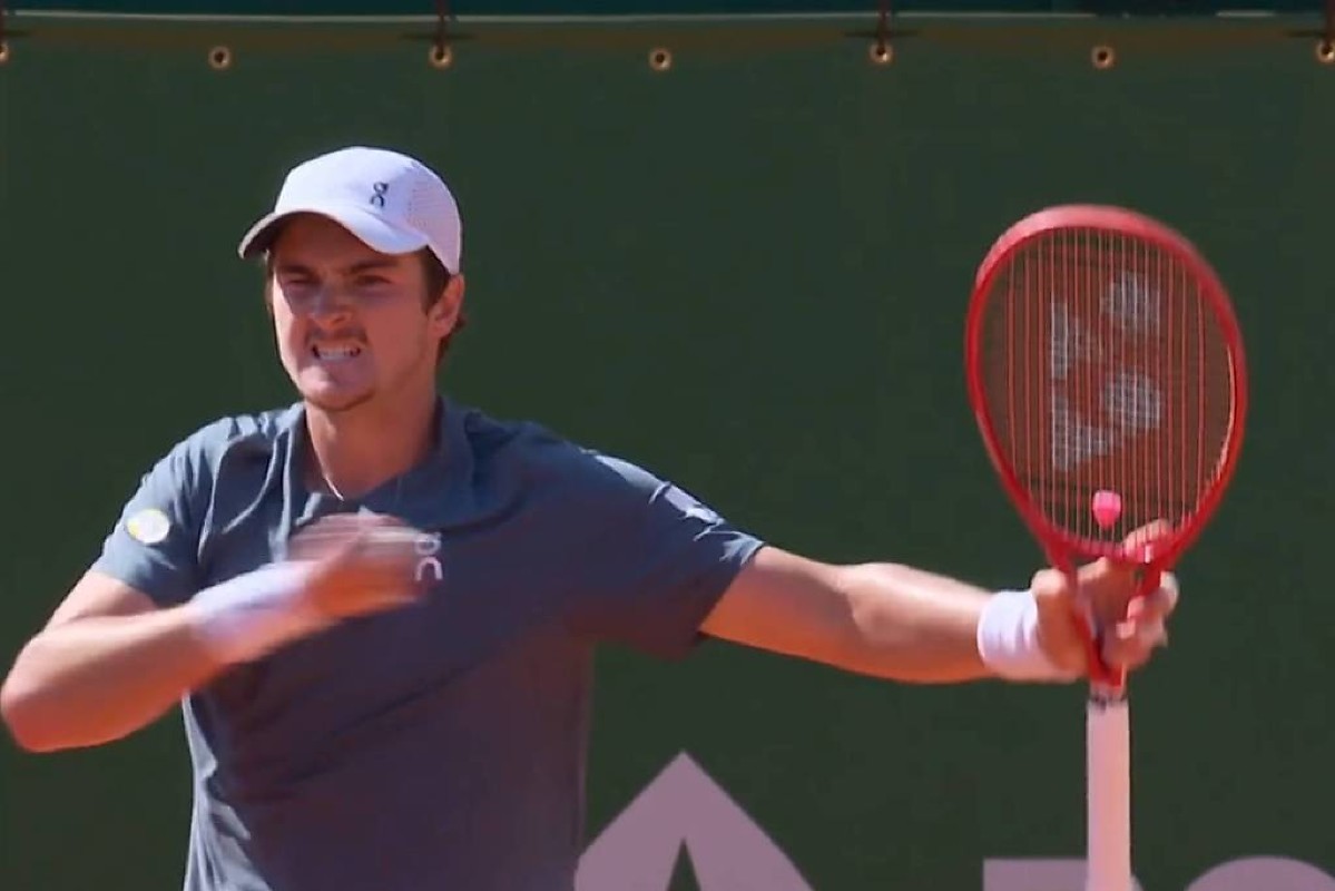 João Fonseca volta a vencer francês top 30 e vai às quartas de final em Munique