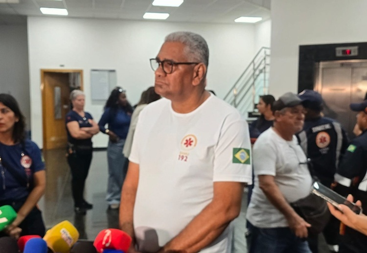 Falta de profissionais deixa 7 unidades do Samu paradas e agrava crise no atendimento