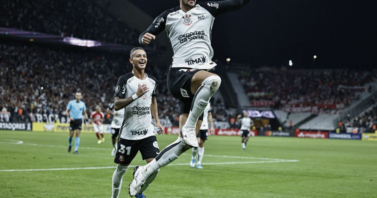 Gustavo Henrique brilha, e Corinthians vence o Santa Fe na Libertadores