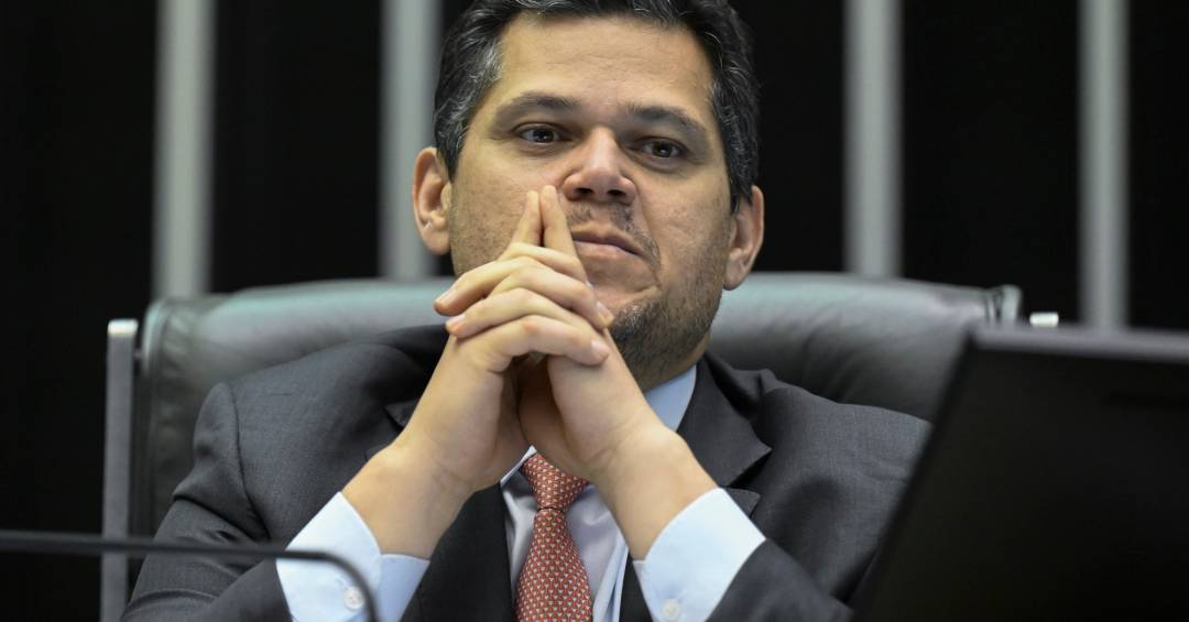 O telefonema de Davi Alcolumbre a ministros do STF e os ‘loucos de hospício’ da CPI