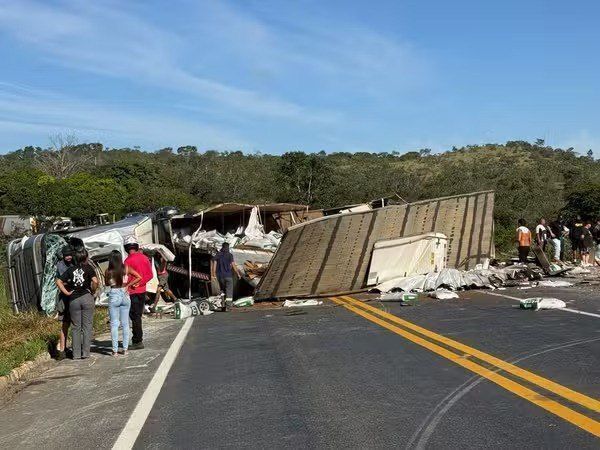 Duas pessoas morrem e oito ficam feridas em acidente de carro em MG