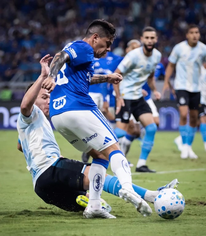 Cruzeiro supera o Grêmio e respira fora do Z4 do Brasileirão