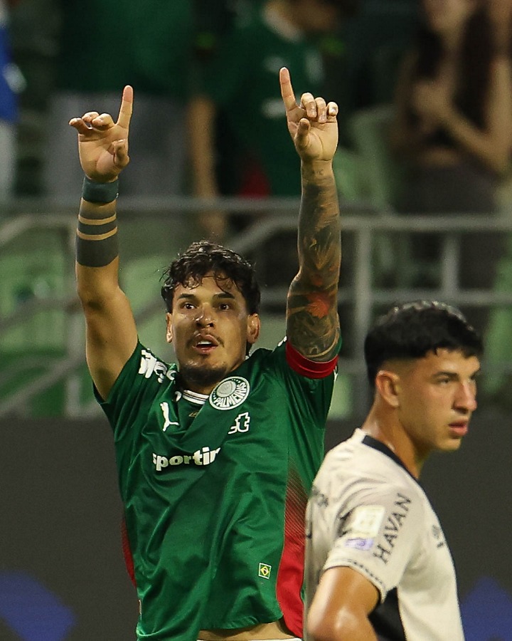 Palmeiras se defende bem com um a menos e vence o Athletico-PR