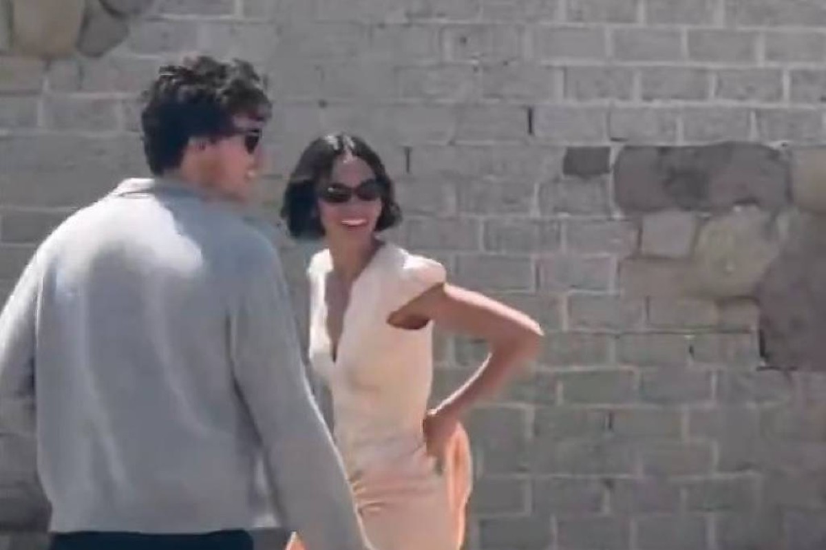 Bruna Marquezine reencontra Shawn Mendes nos EUA e casal é flagrado em Malibu