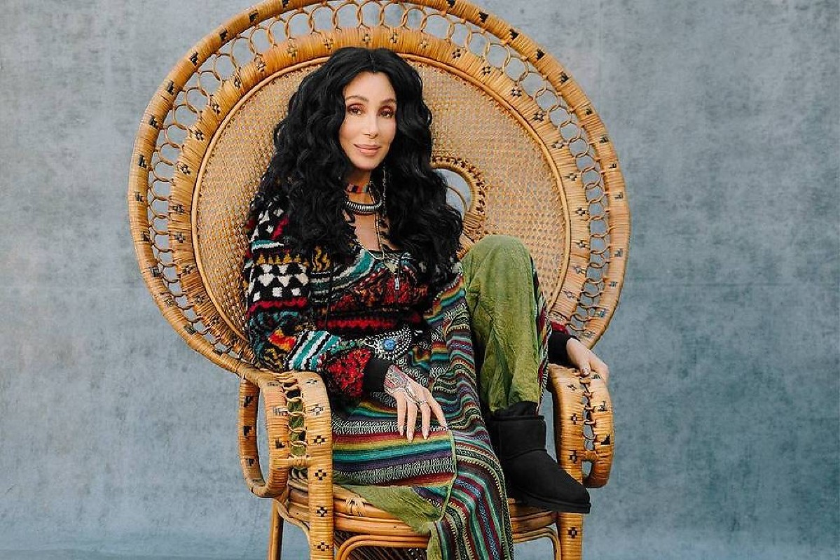 Cher descobre neta adolescente e tenta construir relação, diz jornal