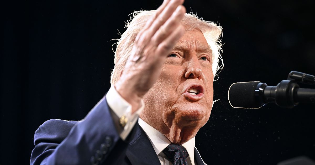 Trump diz que espera “bombardear” o Irã se não houver acordo