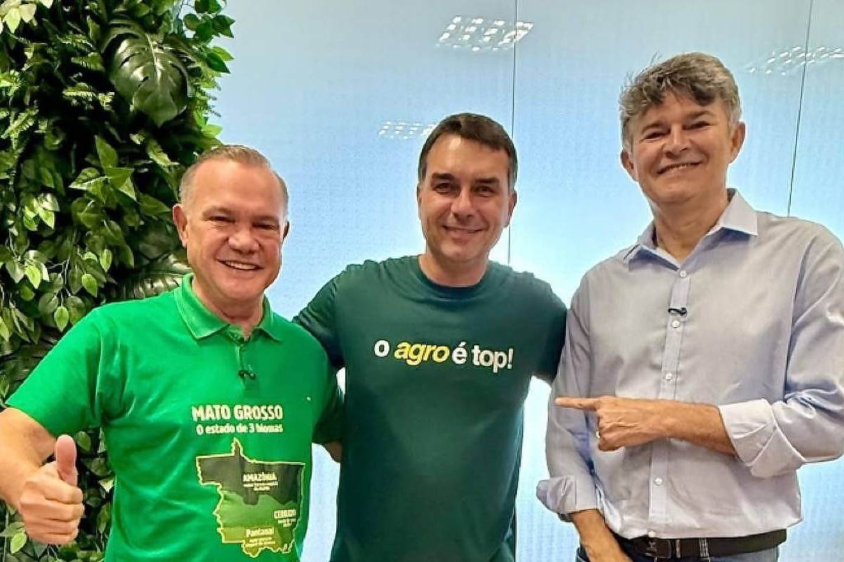 Flávio Bolsonaro promete Ferrogrão, crédito mais barato e anistia em discurso a produtores em Mato Grosso