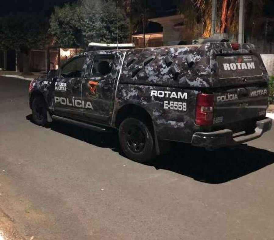 Tolerância Zero: Rotam prende dupla e apreende fuzil e armas de grosso calibre em Nova Lacerda