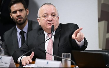 Pedro Taques: “Falta dinheiro para o Samu, mas sobra para roda-gigante”