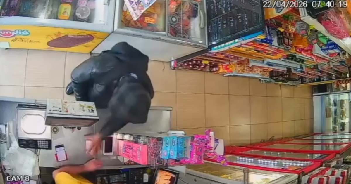 Vídeo: homem pede perdão após assaltar mercado e ser baleado em SP